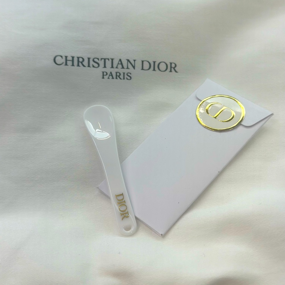 Dior Spoon Pendant - Dior Prestige - Applicator - Brand New - White Ceramic